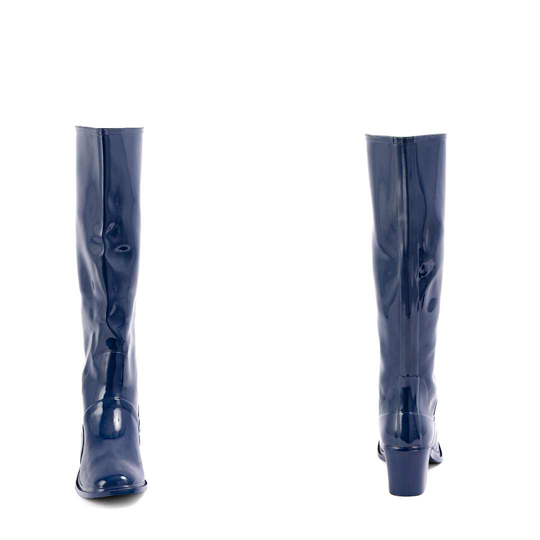 Karin Iris Blue front and back view by ACQUO of Sweden featuring elegant blue rubber boots with a sleek knee-high silhouette and block heel.