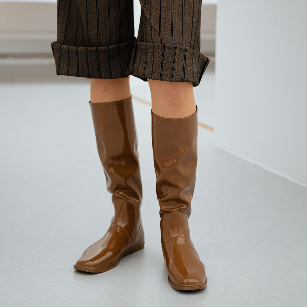 Walnut Color Boot Knee-high rubber boot Svea Walnut Brown – ACQUO of Sweden