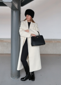 City chic in monochrome – Filippa Alexén pairs her ACQUO Madison boots with timeless winter whites